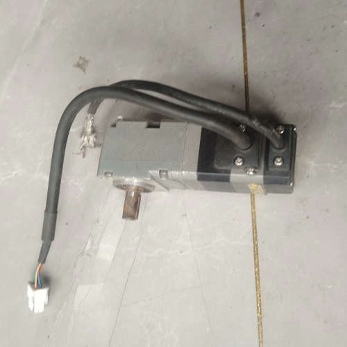 东方步进电机AZM46AC-FC10DA，5.69VDC电压