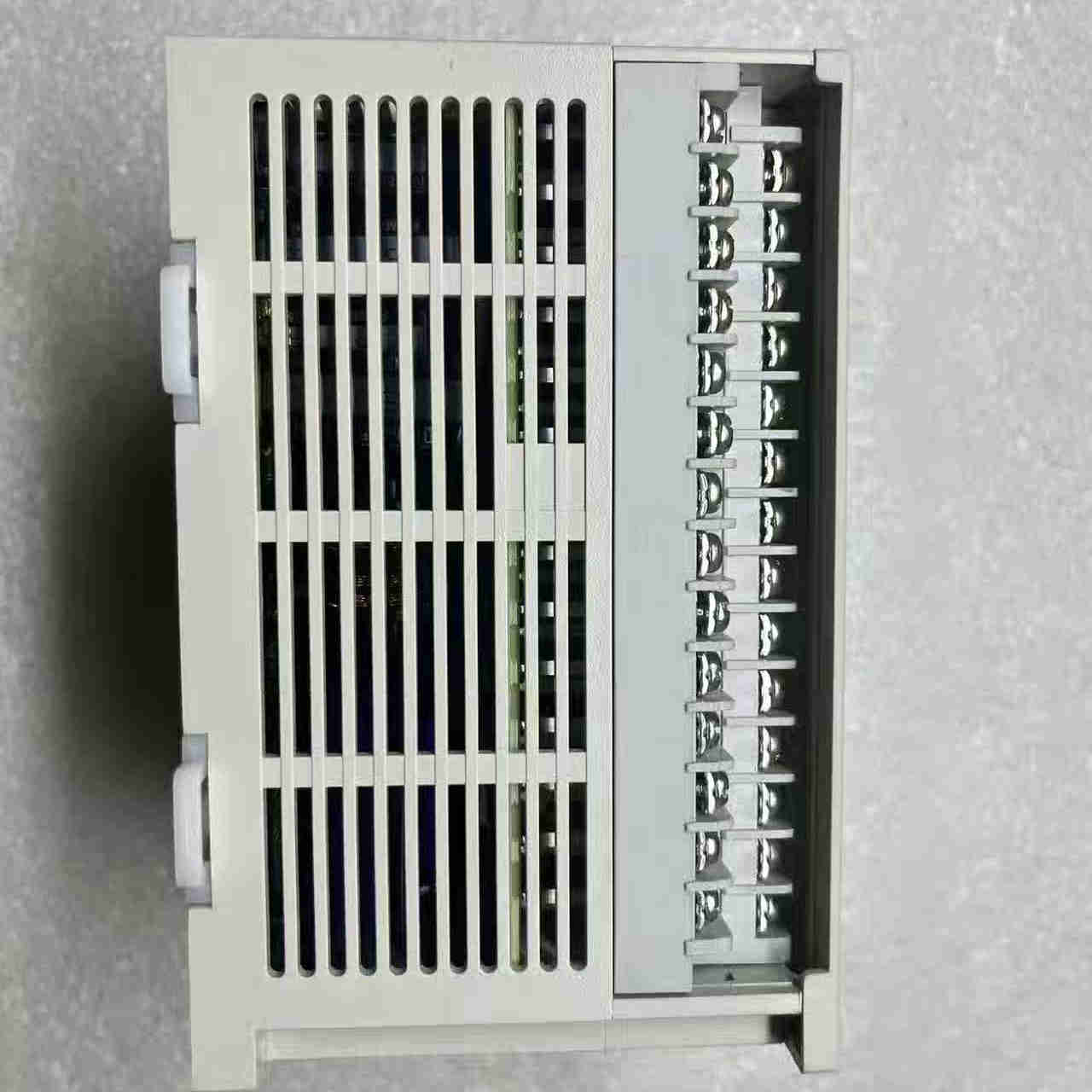 正品三菱PLC FX3GA-40MT-CM