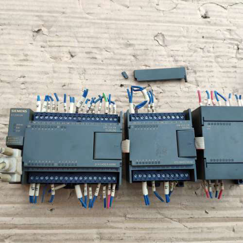 PLC   CPU224CN   EM223CN