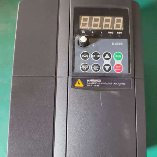 紫日变频器 ZVF300-G3R7/P5R5T4S，3.7K