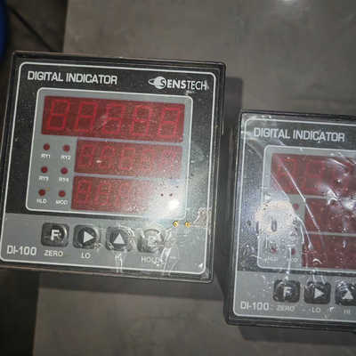 SENSTECH     DIGITAL INDICATOR