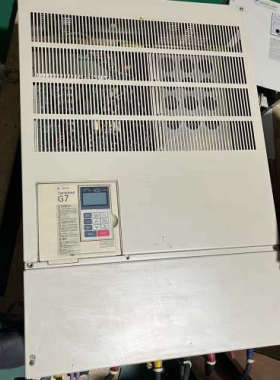 安川变频器CIMR-G7A4132，132kw 400V-1