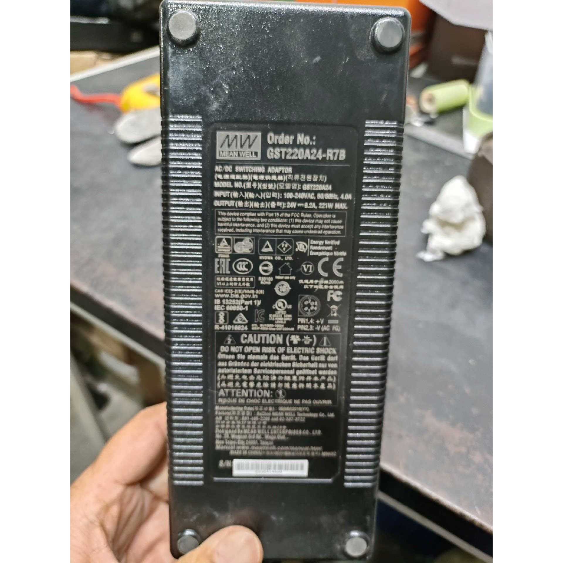 明纬GST220A24-R7B 明纬适配器，拆机的，大部分都