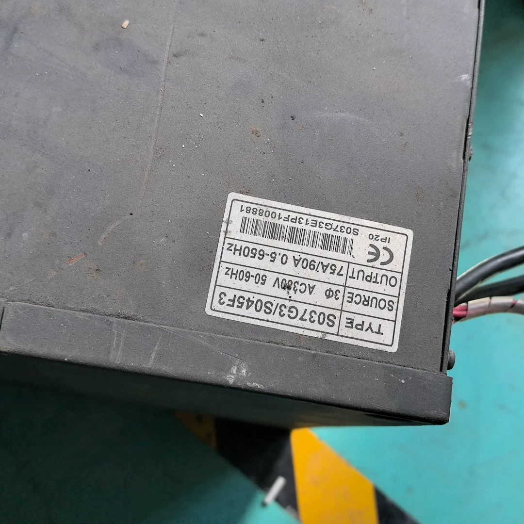 三晶变频S037G3/S045F3。37KW。成色如图。功能