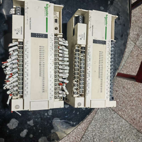 TM218LDA40DRN，2只