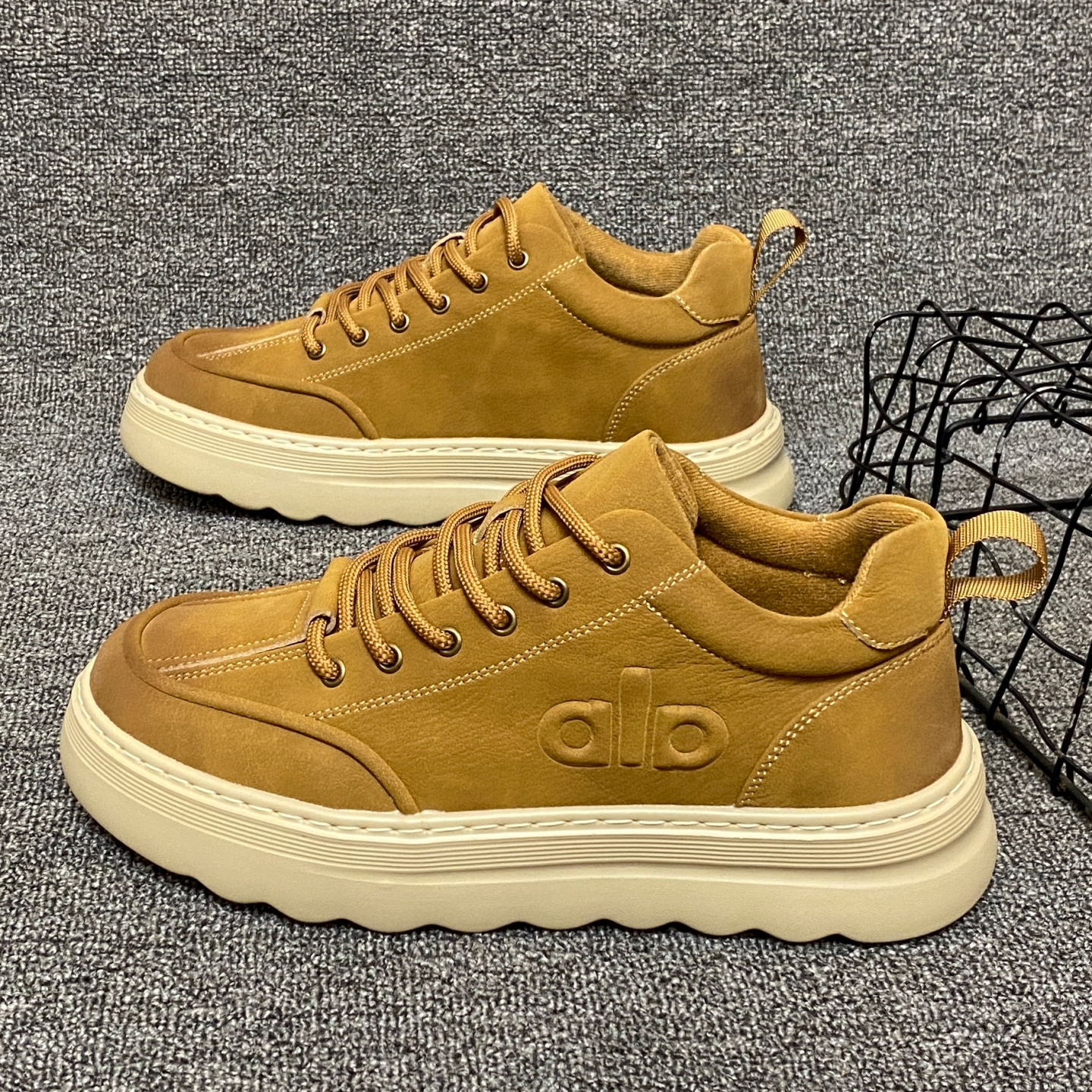 潮牌百搭英伦风厚底时尚休闲板鞋