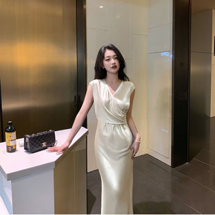 2025夏季新款交叠V领收腰显瘦连衣裙名媛风高级感气质鱼尾裙D3166