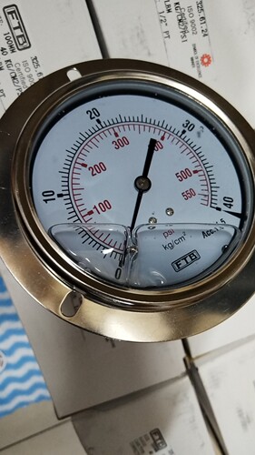 台湾FTB耐高温泡塑计压力表轴向100mm偏芯接口40㎏550psi/2
