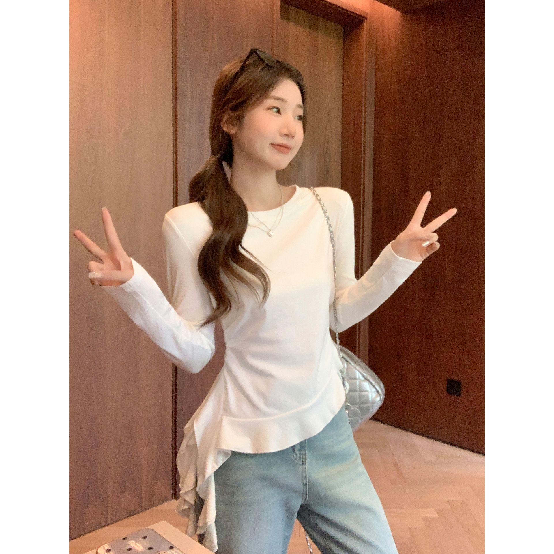 白色荷叶边不规则下摆长袖T恤女2025年秋季设计感绑带褶皱上衣