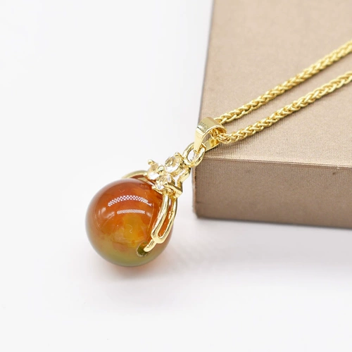 Цирконий, подвеска, украшение-шарик, застежка из воскового агата, изумрудный аксессуар