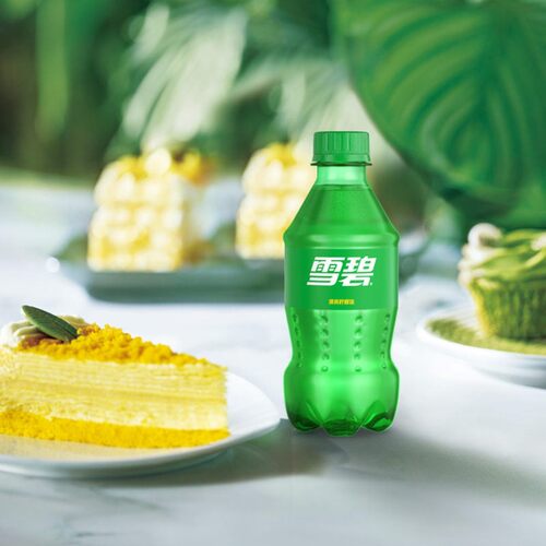 雪碧柠檬味碳酸饮料夏日饮品