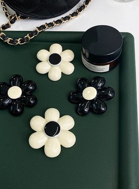 Jennie同款小香风复古花朵胸针女黑白树脂小花山茶花耳钉胸花配饰