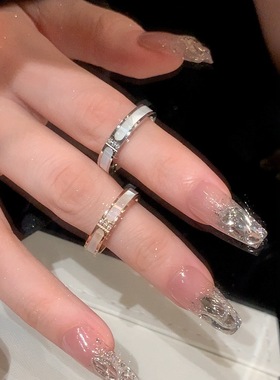 钛钢不掉色白贝母戒指女小众设计高级镶钻精致时尚高级感素圈指环