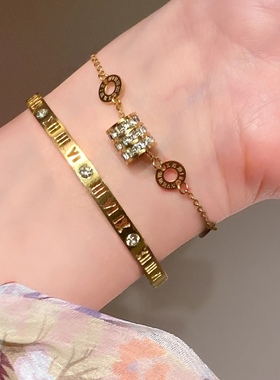 钛钢不掉色手镯ins潮百搭轻奢高级感叠戴小蛮腰洗澡不用摘手链女