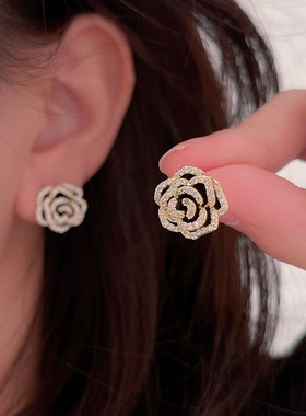 山茶花法式复古温柔耳钉锆石耳环黑色百搭气质高级感耳环戒指项链