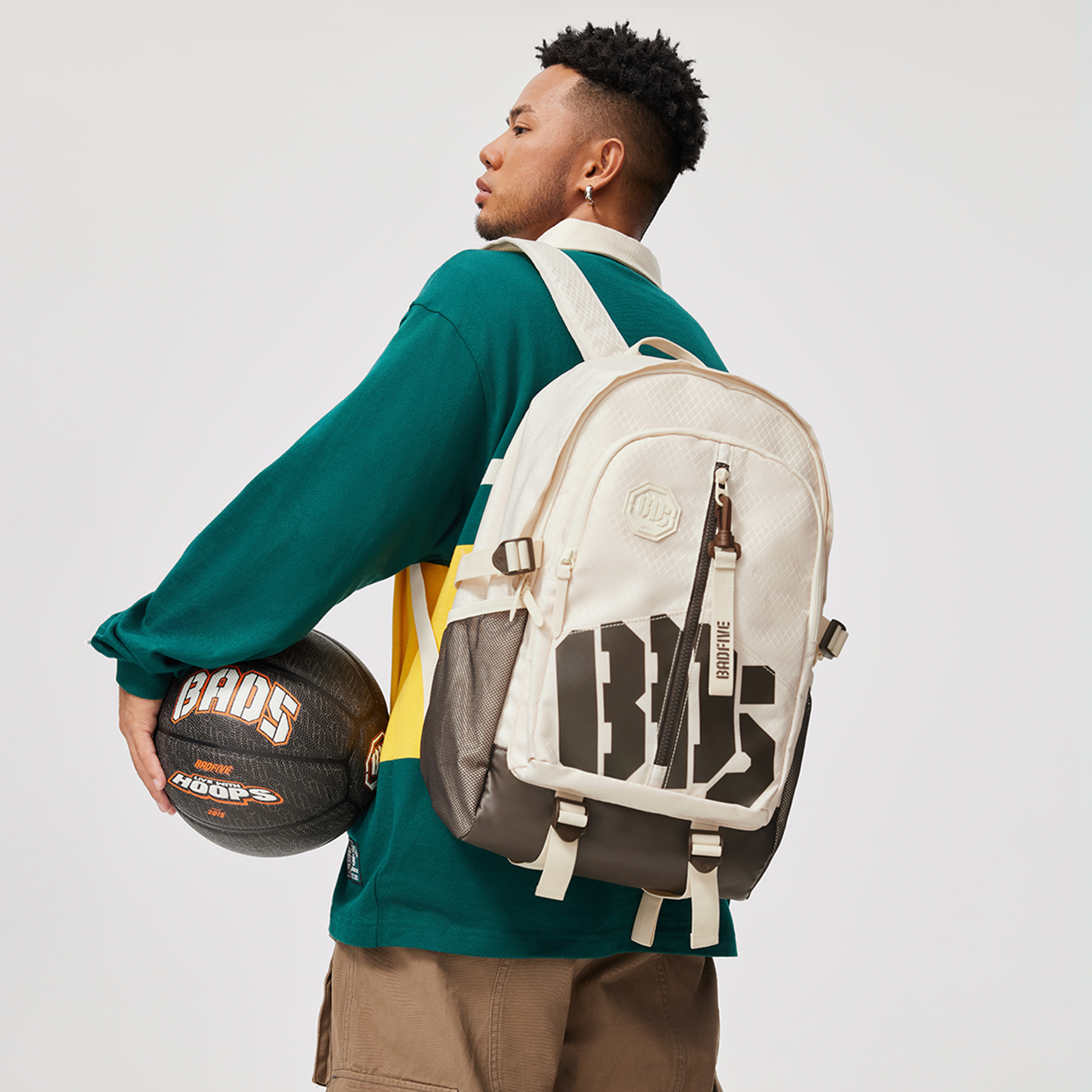 李宁篮球防泼水男女反伍双肩包