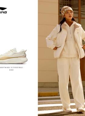 中国李宁SOFT WARM女子反光休闲鞋防泼水运动鞋软弹跑步鞋AGLT122