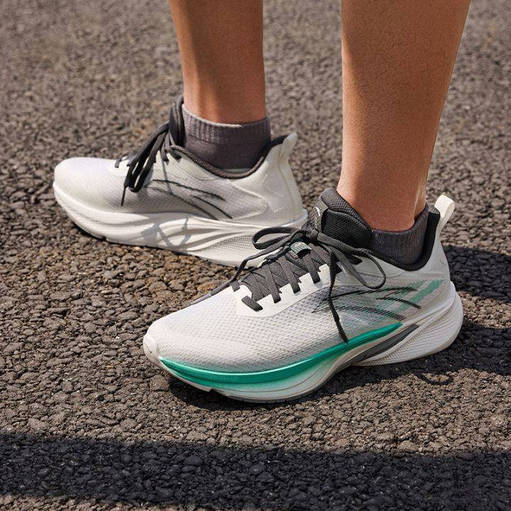 安踏秋季男子户外休闲运动跑鞋