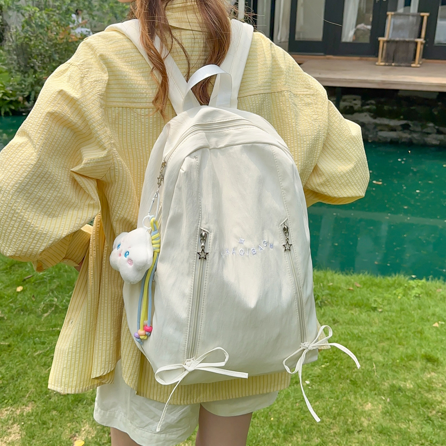 韩版轻量防水女大学生双肩包
