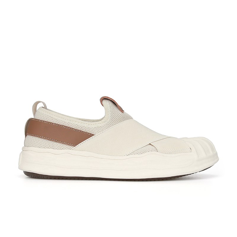 香港运动鞋2024年春秋新款飞织面透气舒适百搭女鞋贝壳头休闲板鞋