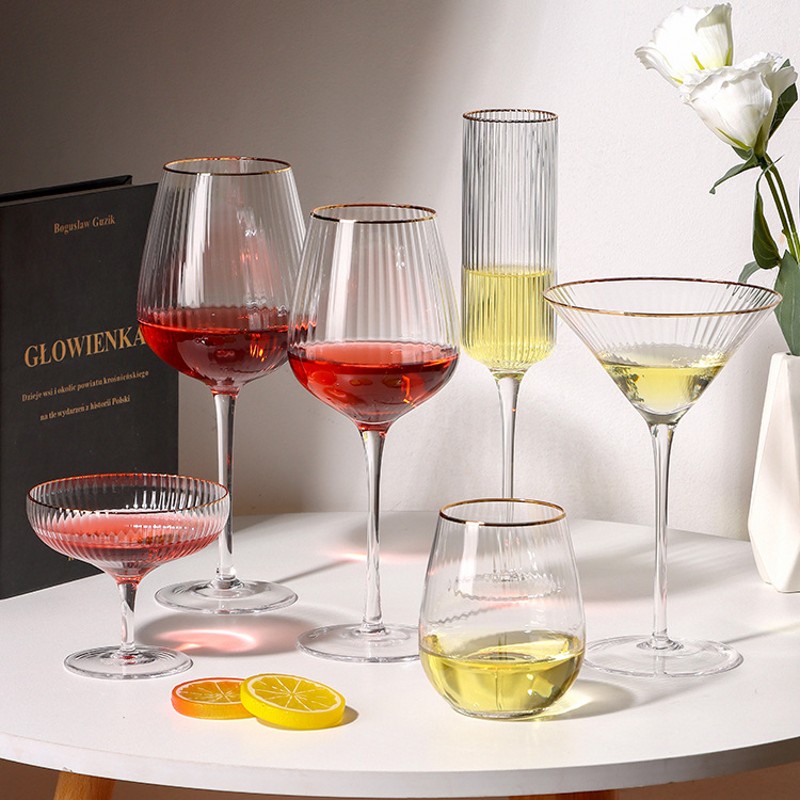 美好玻璃酒杯竖纹金边