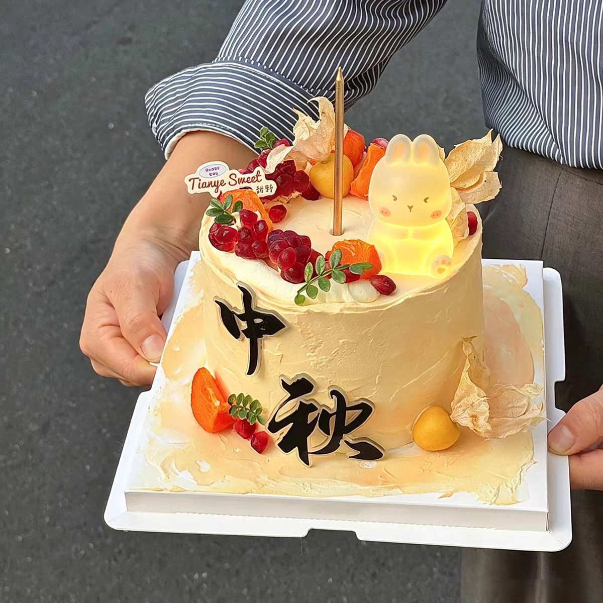 热门中秋节快乐发光兔子软胶中秋节日蛋糕装饰插件甜品台装扮摆件