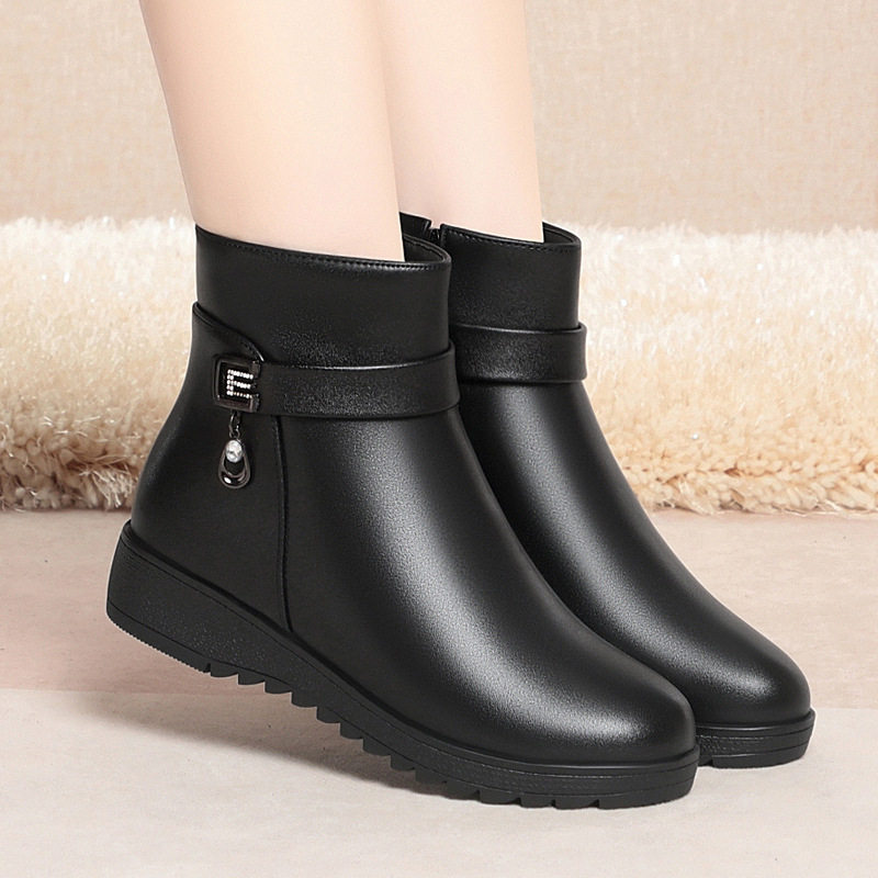 冬季新款真皮短靴女大码中老年妈妈棉鞋加绒平底皮毛一体女靴,运动鞋new,运动休闲鞋,淘宝优惠券,粉丝福利购,淘宝优惠卷