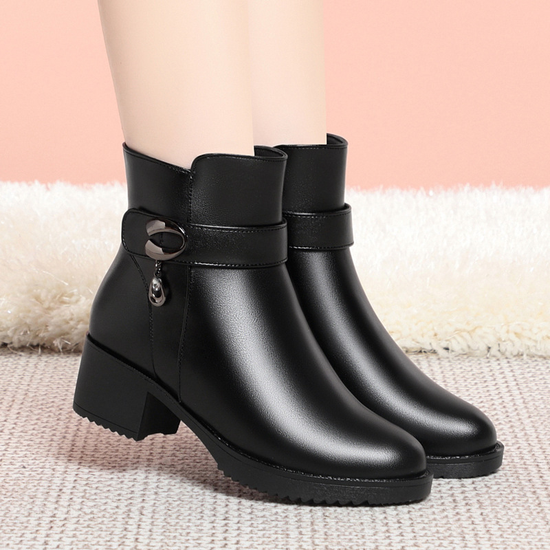 2025真皮靴子女妈妈鞋秋冬女鞋舒适马丁靴粗跟短靴加绒保暖棉鞋