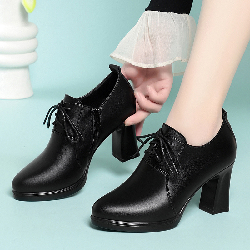 系带鞋子女春秋妈妈单鞋2025新款秋冬加绒皮鞋舒适不累脚高跟女鞋