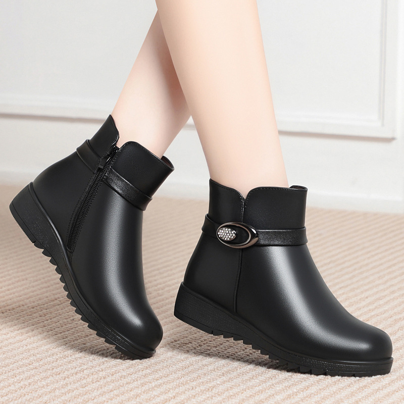 2025冬季软皮棉皮鞋妈妈棉鞋加绒雪地靴外贸中老年女靴大码平底