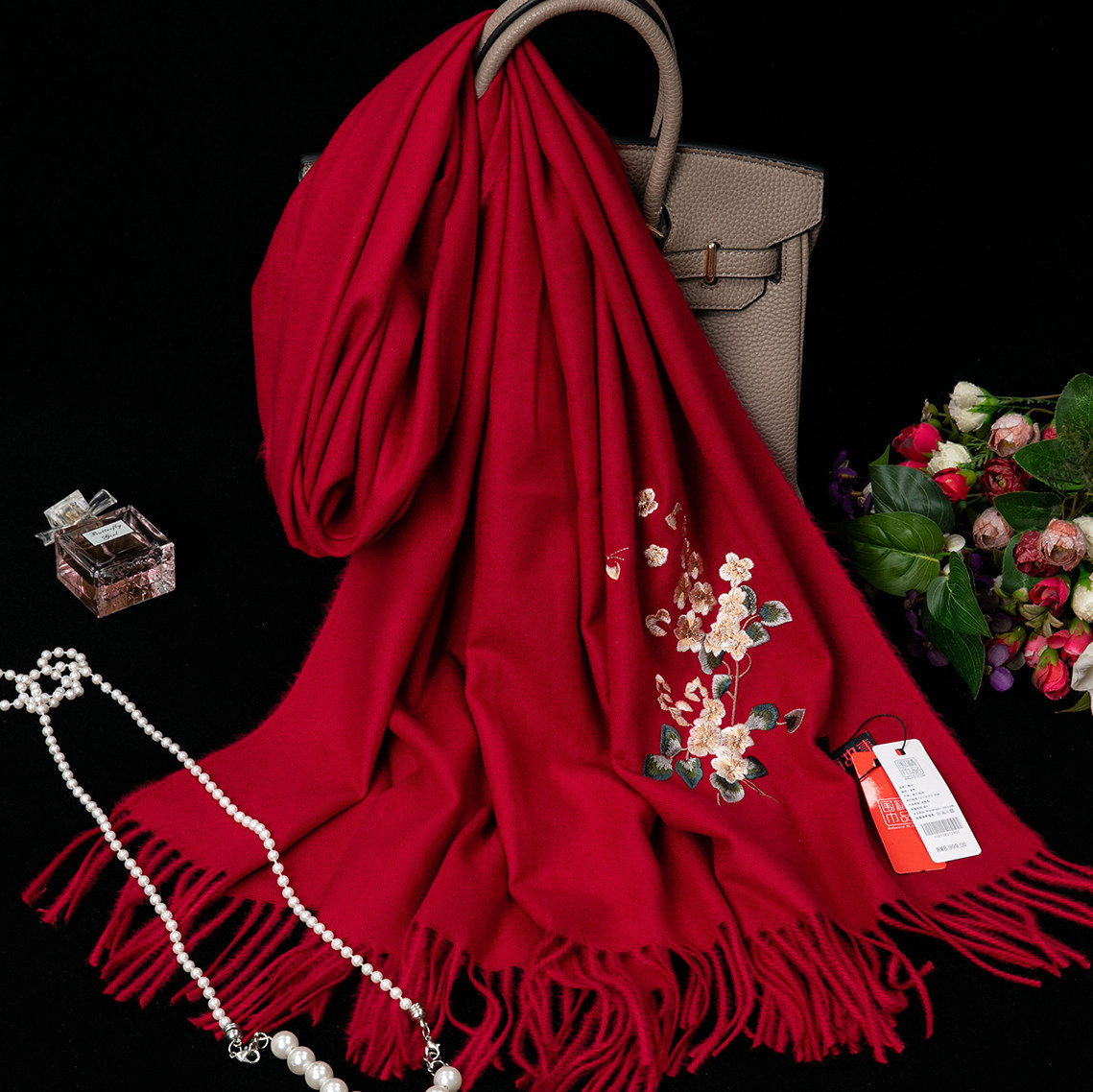 大红色围巾定制绣花围巾女秋冬季本命年刺绣围脖送妈妈仿羊绒披肩