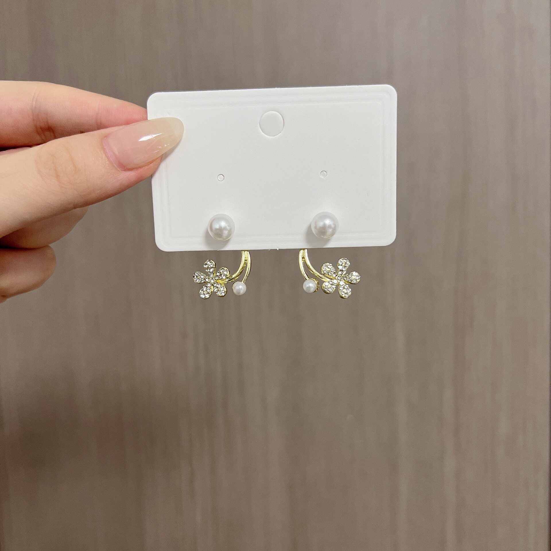 韩式简约精致一款两戴镶钻超闪花朵珍珠耳钉小众创意通勤百搭耳环