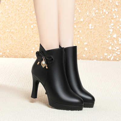 2025秋冬加绒保暖防水台尖头高跟短靴女春秋单靴百搭时尚走秀棉鞋