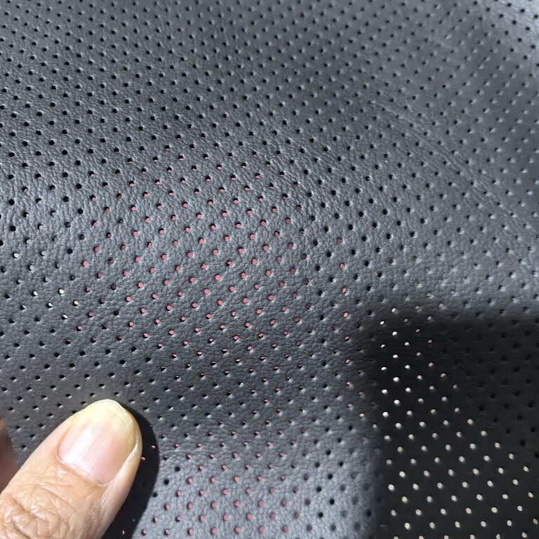 平纹黑色头层牛皮皮料真皮皮子透孔车座椅皮方向盘耐磨硬牛皮料