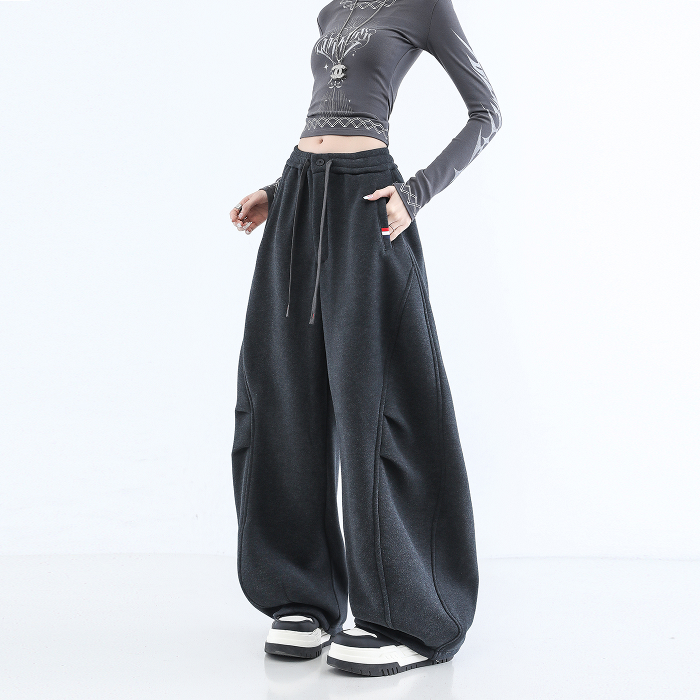 加绒阔腿裤、高腰弯刀裤、宽松