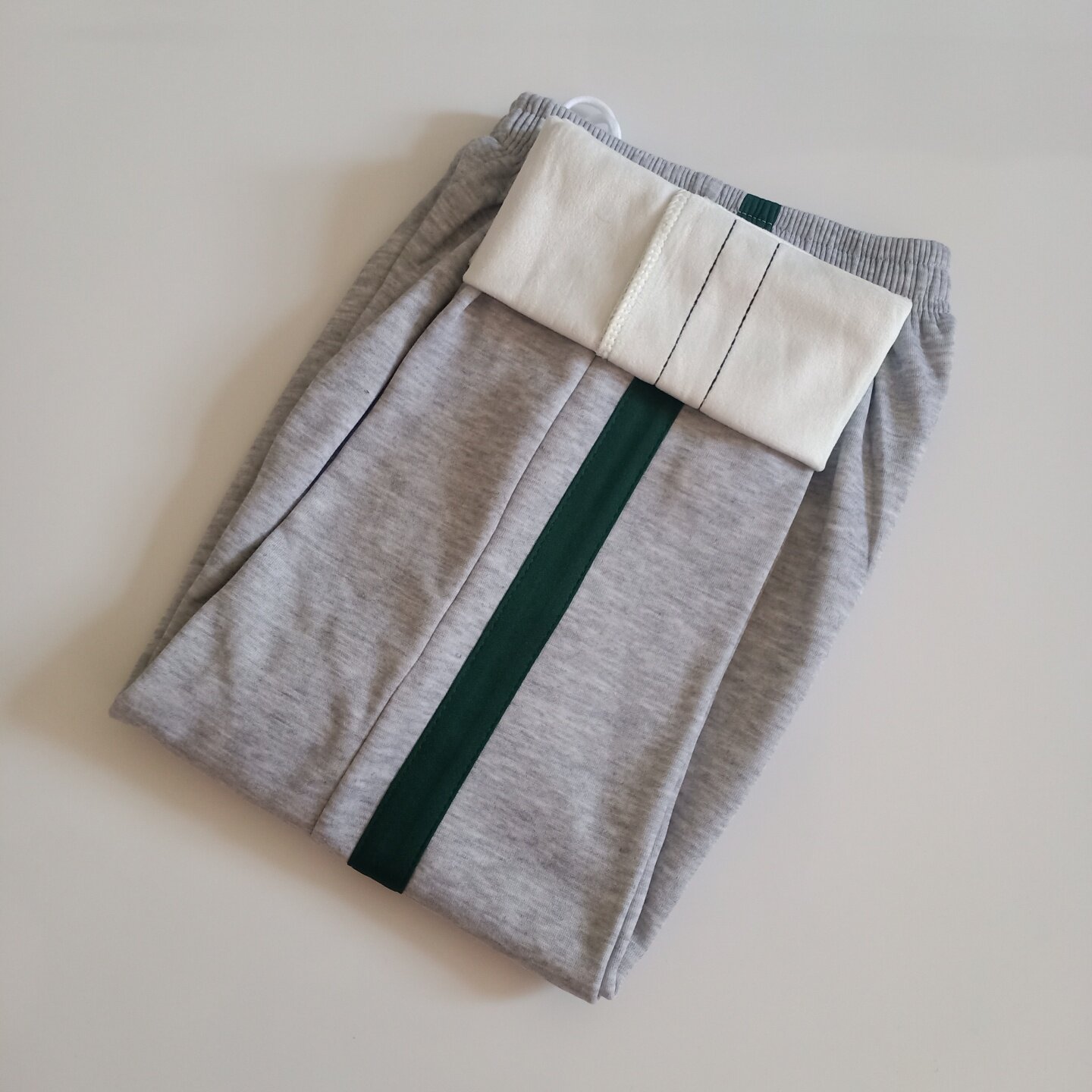 灰色加绒校园学生校服裤子墨绿条