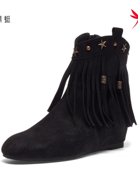 红蜻蜓2025冬季女士短筒靴子CD68982001B坡跟铆钉CD68982002B流苏