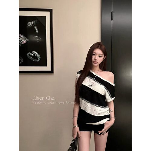 车迟恩Let's chill可以慵懒斜肩穿 夏季辣妹黑白镂空织纹针织衫女