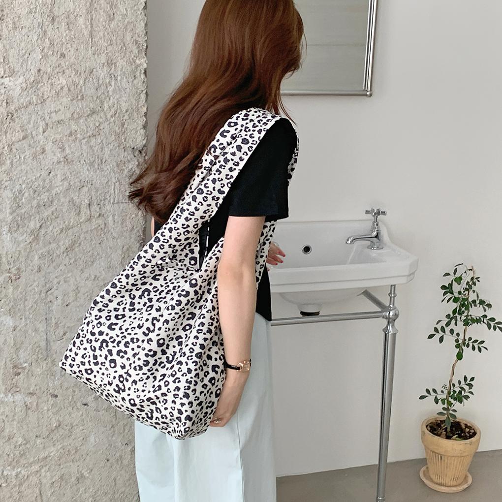 原创豹纹帆布包女托特包大容量学生书包手提袋轻薄上班通勤单肩包