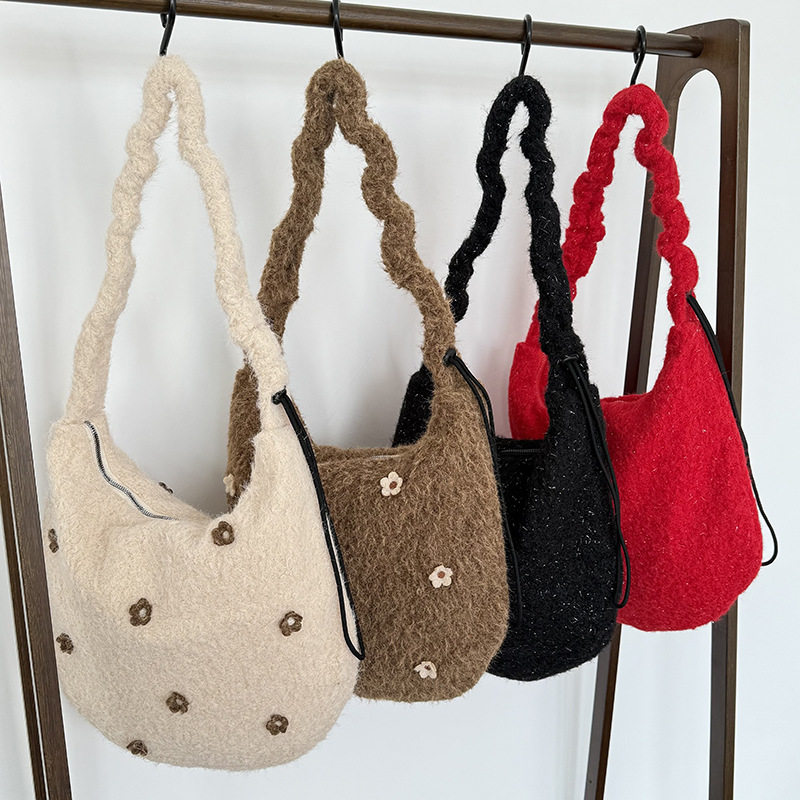 毛绒小花女2026冬季新款百搭托特包通勤时尚单肩可调节背带斜挎包,箱包皮具/热销女包/男包,时尚帆布包,淘宝优惠券,粉丝福利购,淘宝优惠卷