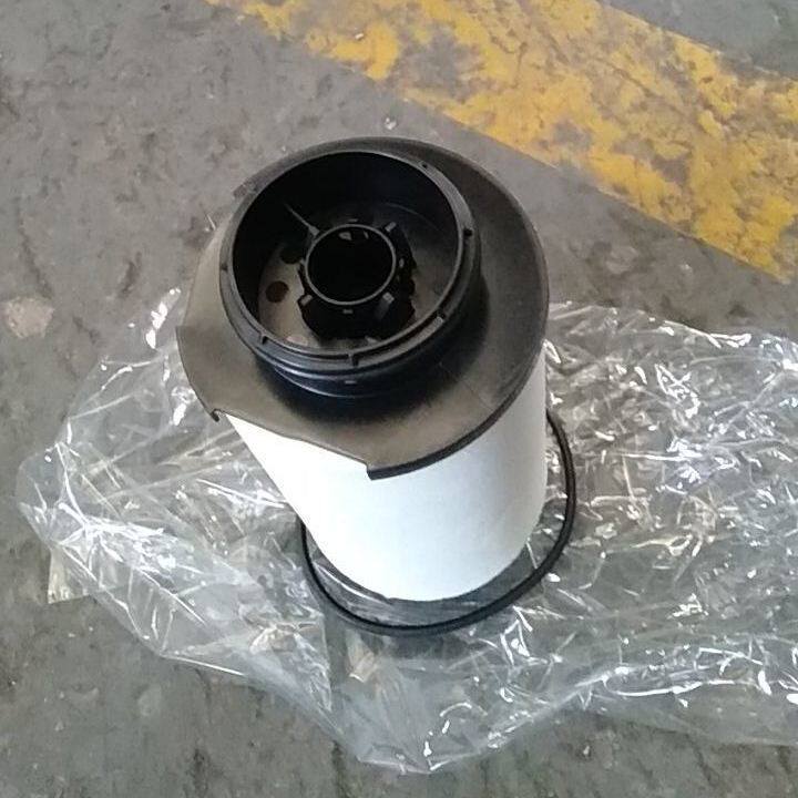 重汽国六发动机油气分离器滤芯