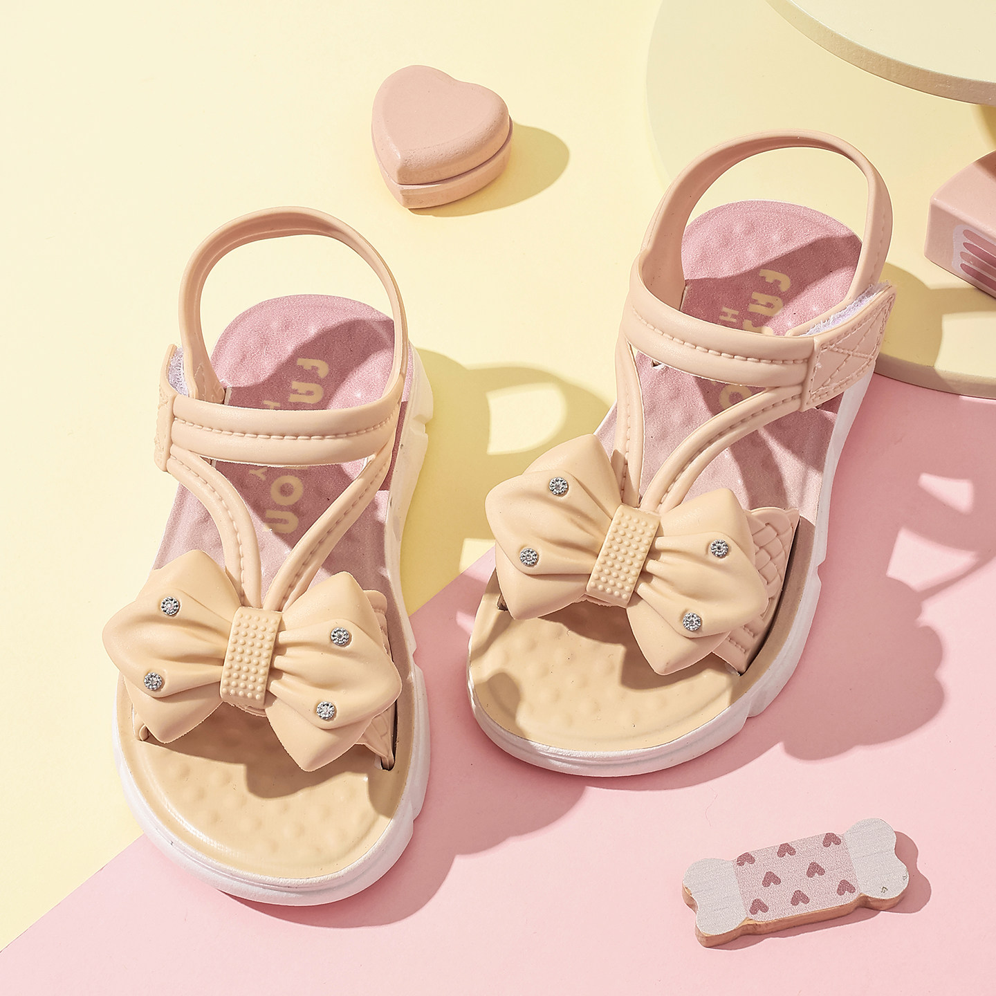 儿童凉鞋夏季2026年新款可爱女童软底公主宝宝防滑沙滩学生塑料鞋