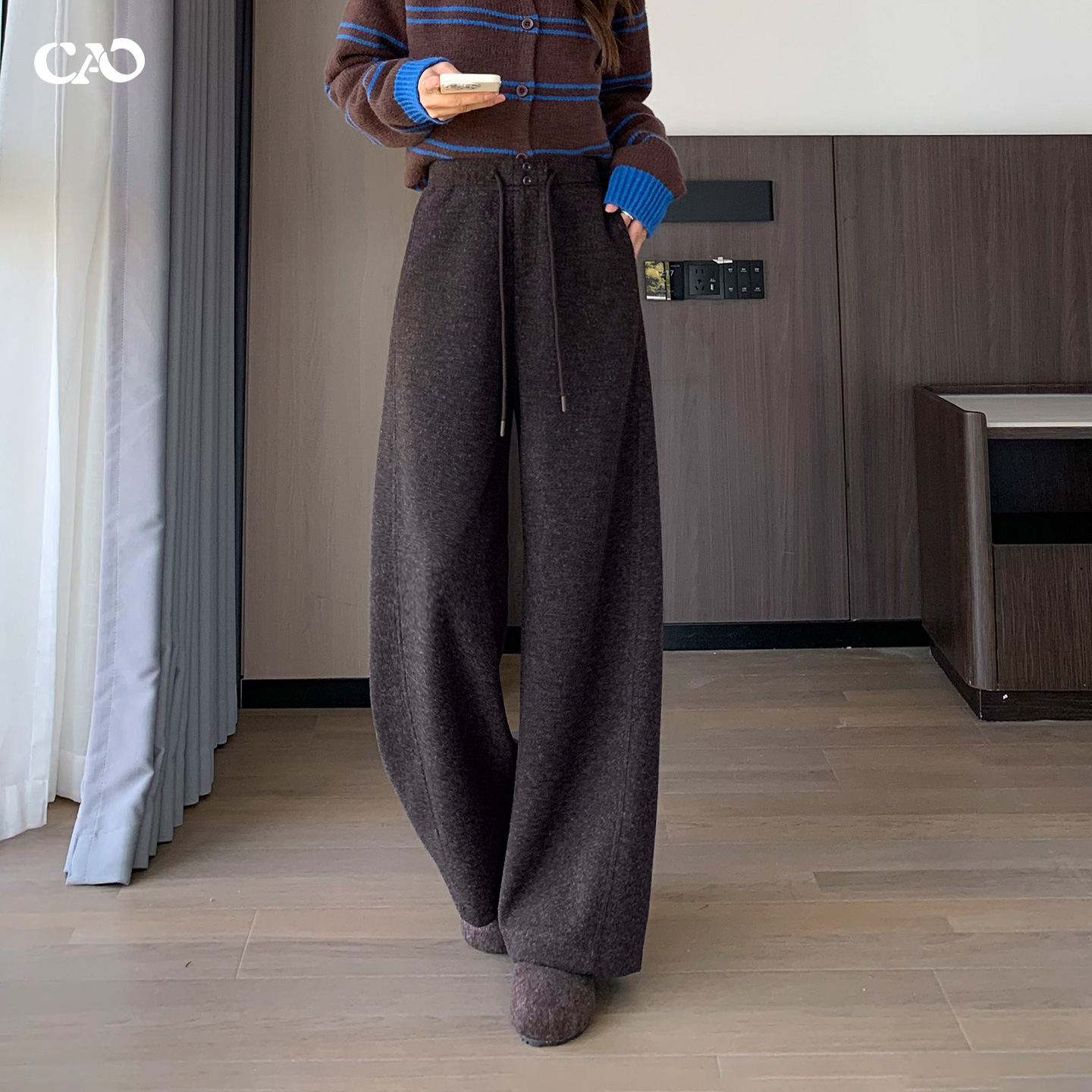 毛呢弯刀裤女咖色秋冬款镰刀高腰