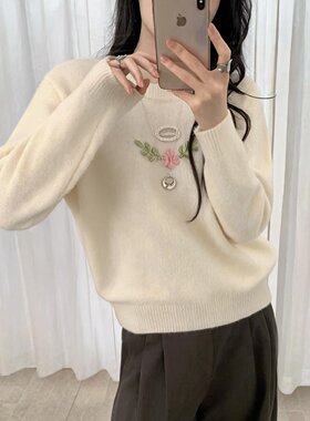 2026秋冬新款绣花圆领针织衫短款长袖套头毛衣韩系甜美女装上衣