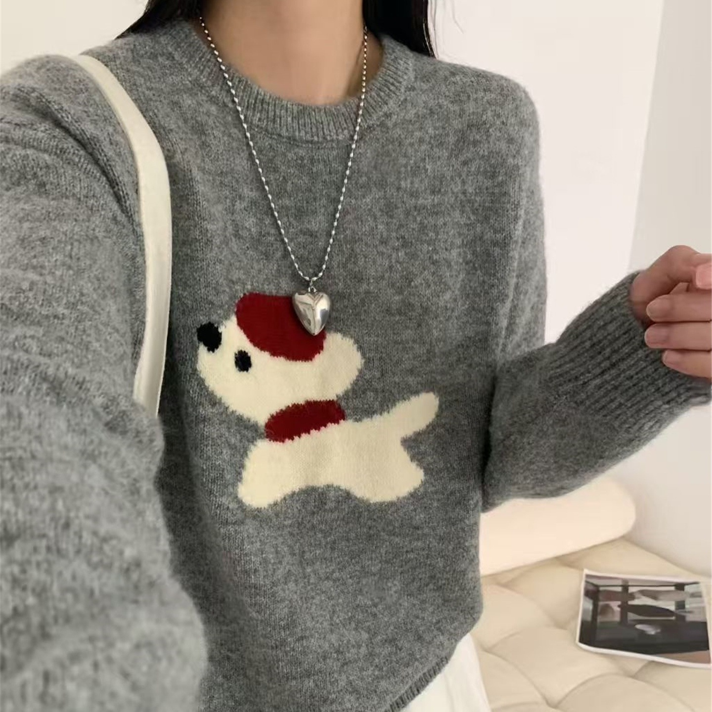 秋冬新款2025针织衫小狗刺绣内搭上衣圆领女宽松套头短款毛衣外穿