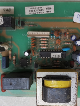 拆机原装海尔冰箱电源板 0064000693 VC532237 控制板 主板