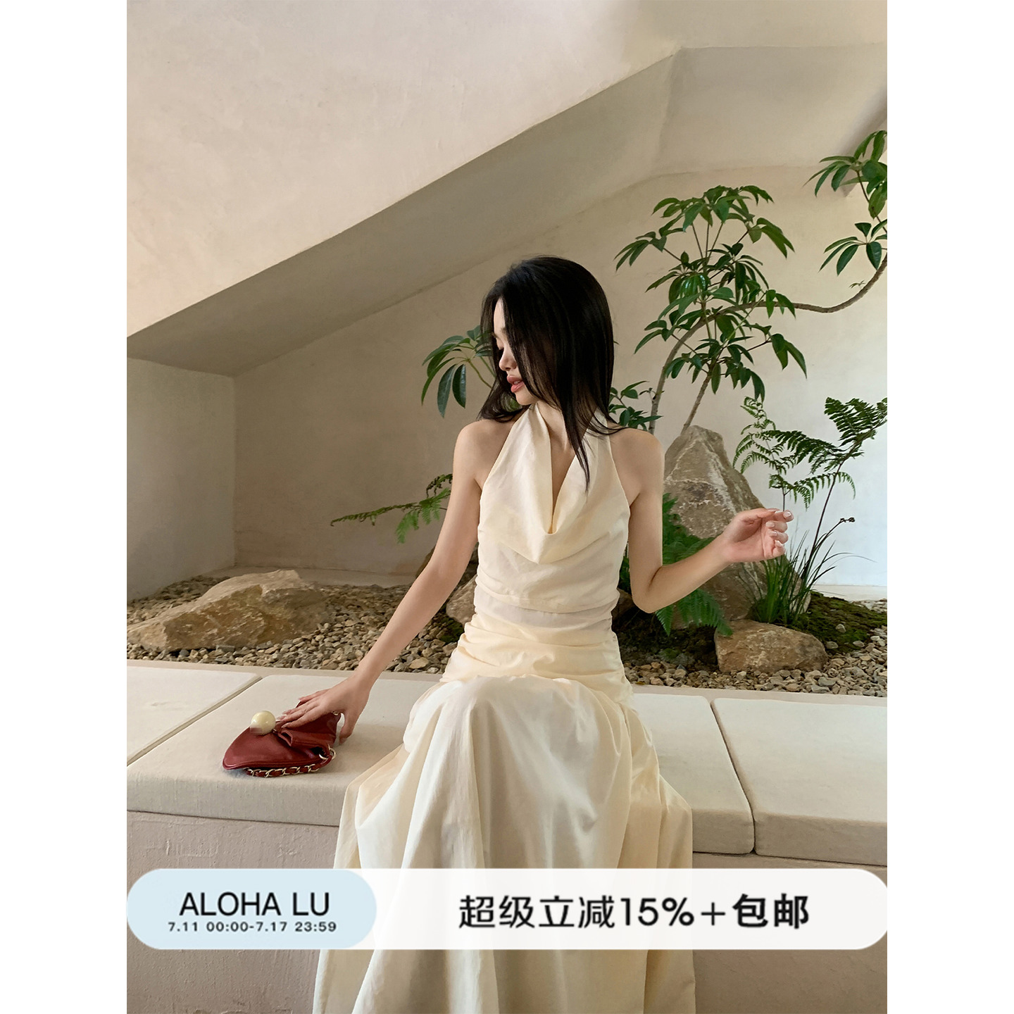 鹿见喜荡领挂脖上衣半裙套装