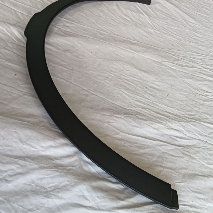 适用于路虎极光前轮眉 R LR036051