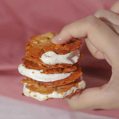 日日吃光扁桃仁夹心酥牛扎饼干杏仁脆软心酥脆零食坚果独立小包装