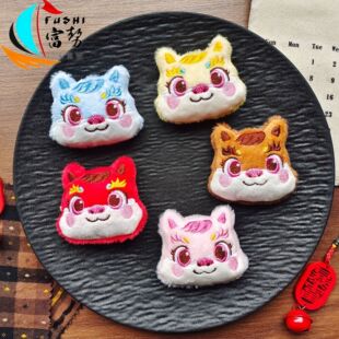 原创卡通生肖马儿配饰新年毛绒小马玩偶装饰胸针服装鞋袜公仔辅料